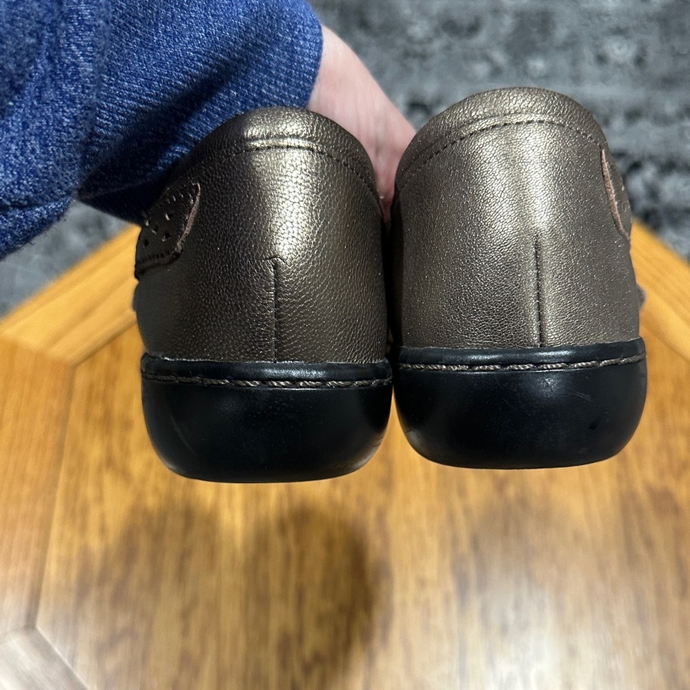 *CLARKS* Metallic Brown Ashland Spin Q Loafers Shoes Size 8.5 - Picture 6 of 12